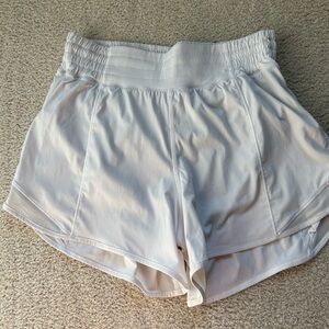 Lululemon hotty hot high-rise 4” lined shorts